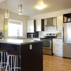 Apartment 103 Large & Sunny Beautiful, Halifax